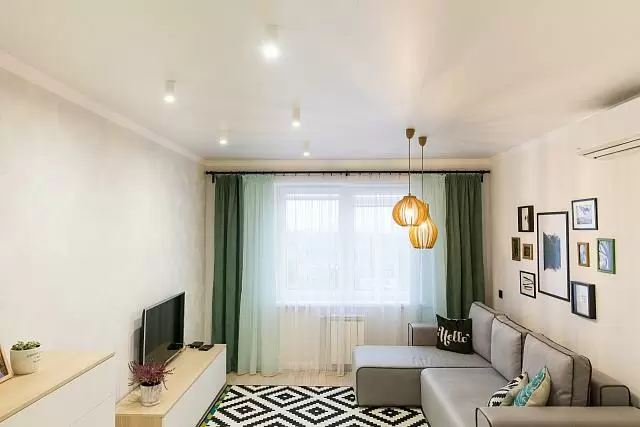 гостиная с угловым диваном и тв