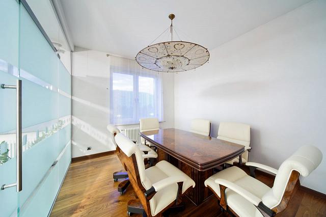 vip переговорная с элитной мебелью